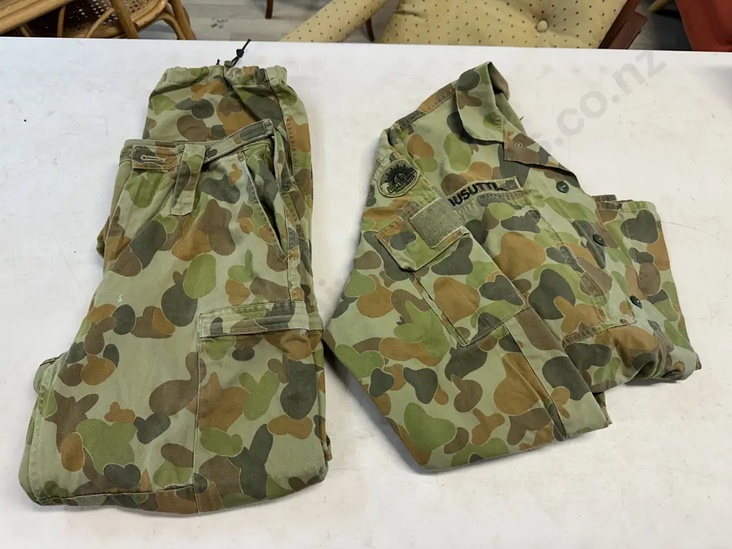 Australian Army Field Shirt & Pants Image 1++