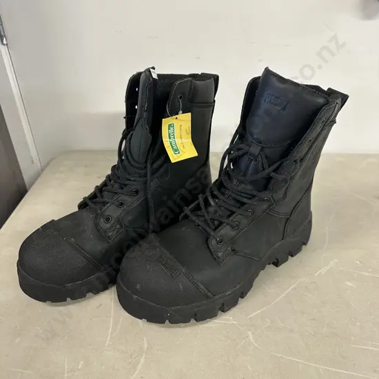 Pair Of New Black Magnum Fire Shield Scuff Boots Size UK 10