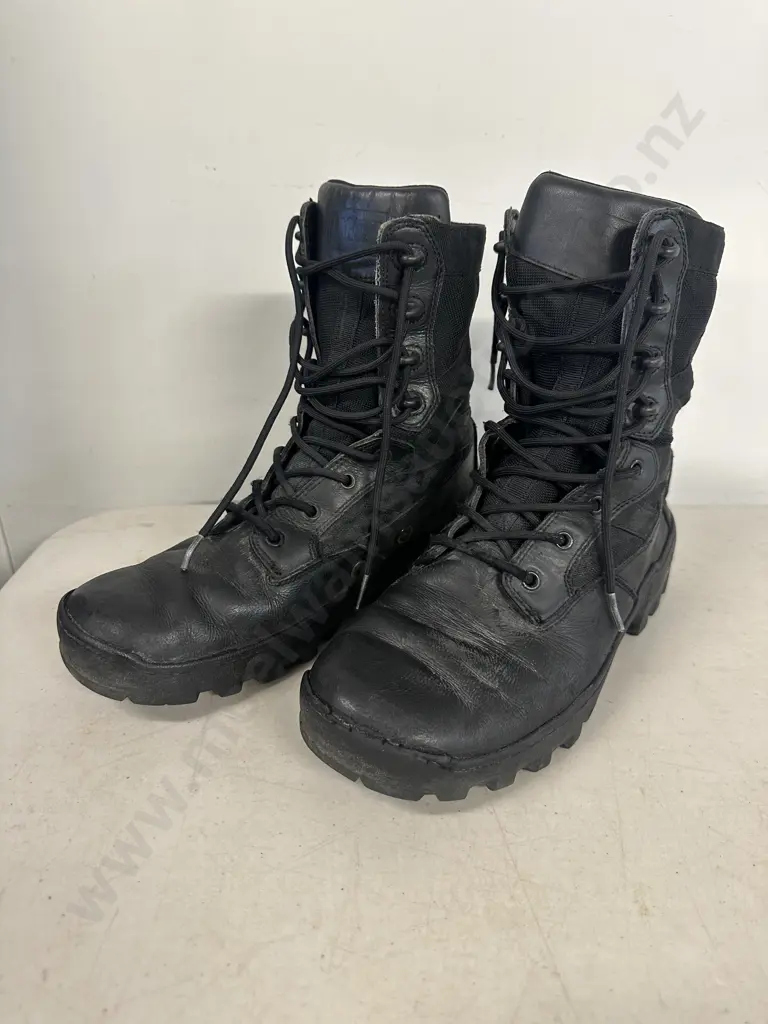 Pair Of Black Magnum Spartan XTB Boots Size UK 8.5 Image 1++