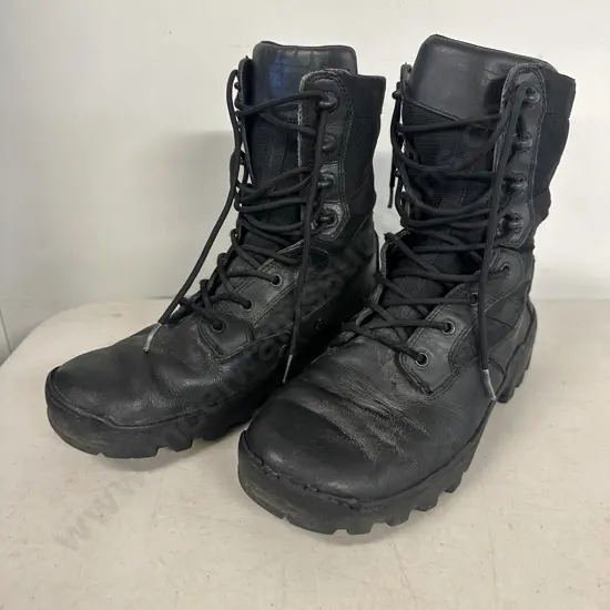 Pair Of Black Magnum Spartan XTB Boots Size UK 8.5