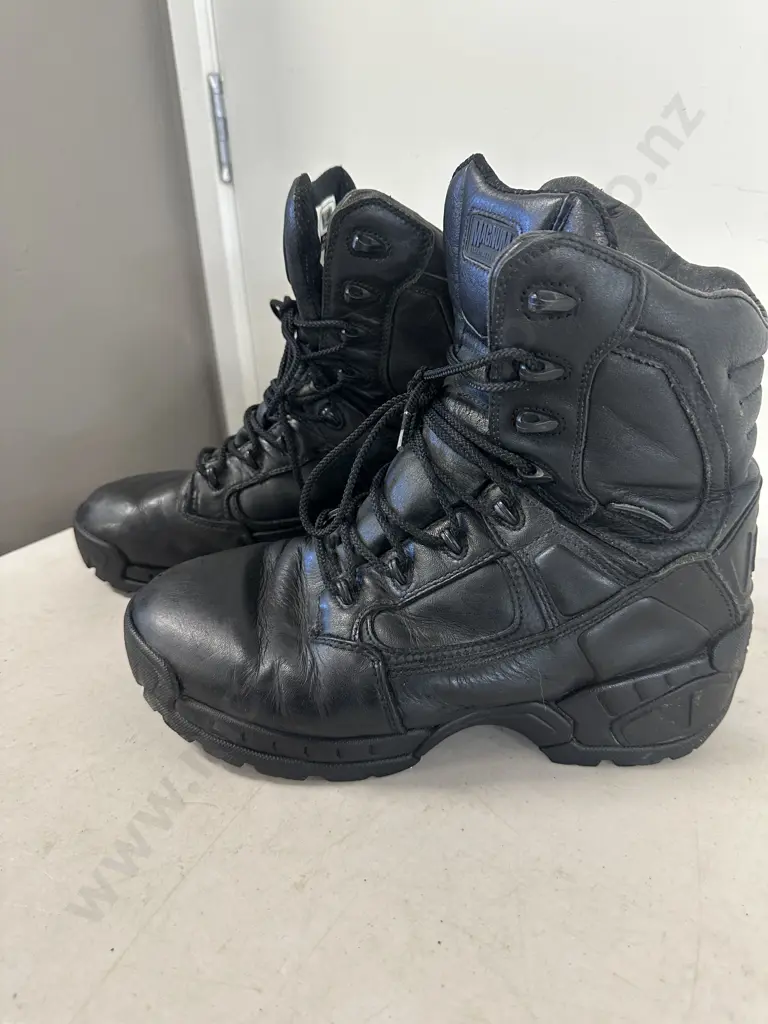 Pair Of Black Magnum Elite Force Boots Size UK 8.5 Image 1++