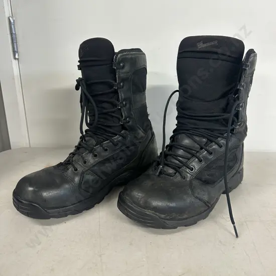 Pair Of Black Danner Vibram Safety Toe Boots Size UK 9