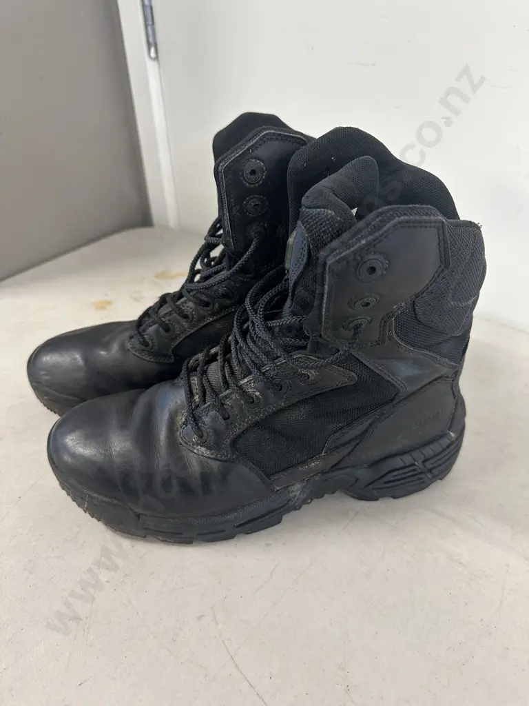 Pair Of Black Magnum Stealth Force Boots Size UK 8.5 Image 1++