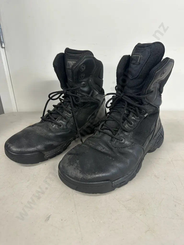 Pair Of Black Magnum Stealth Force Boots Size UK 9.5 Image 1++