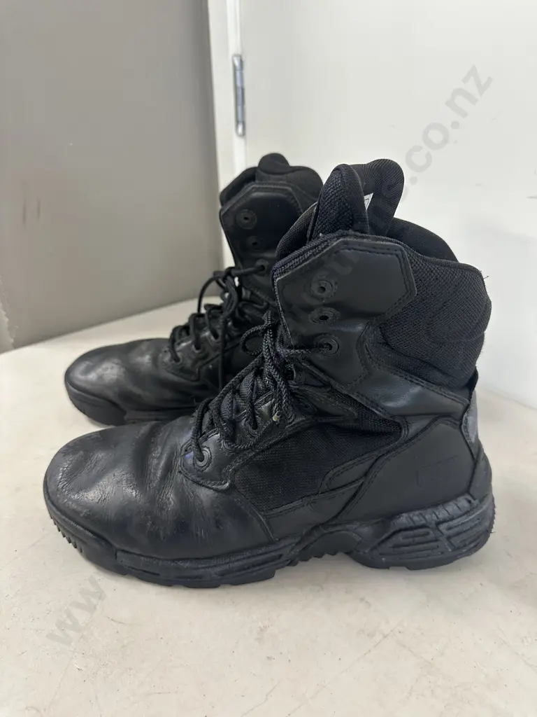 Pair Of Black Magnum Stealth Force Boots Size UK 9.5 Image 1++