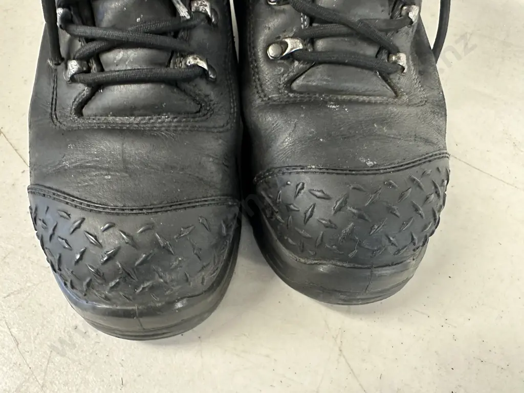 Pair Of Black John Bull Safety Boots Size 8 Image 1++