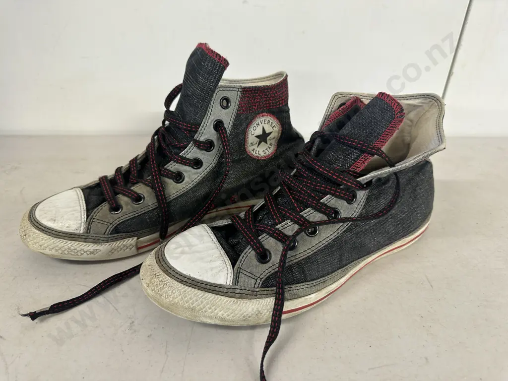 Pair Of Converse All Star Boots Size 8 Image 1++