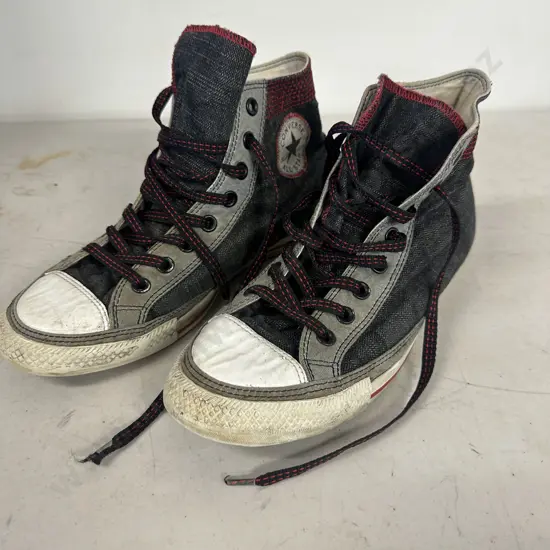 Pair Of Converse All Star Boots Size 8