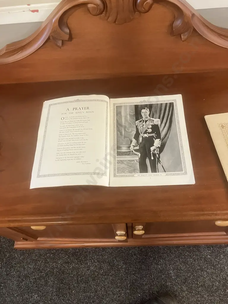 The Coronation of Their Majesties King George VI & Queen Elizabeth Official Souvenir Programme 19377 Image 1++