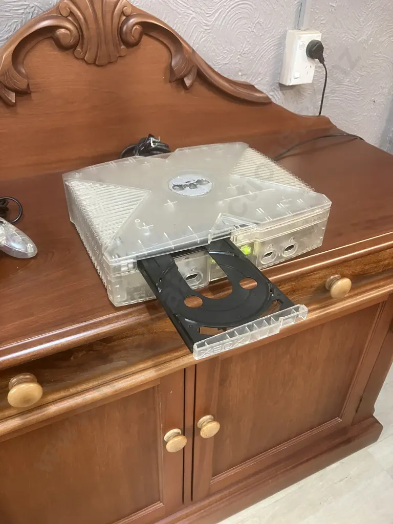 Xbox Console (Crystal Limited Edition) 2004 (Tray Not Functioning) Image 1++