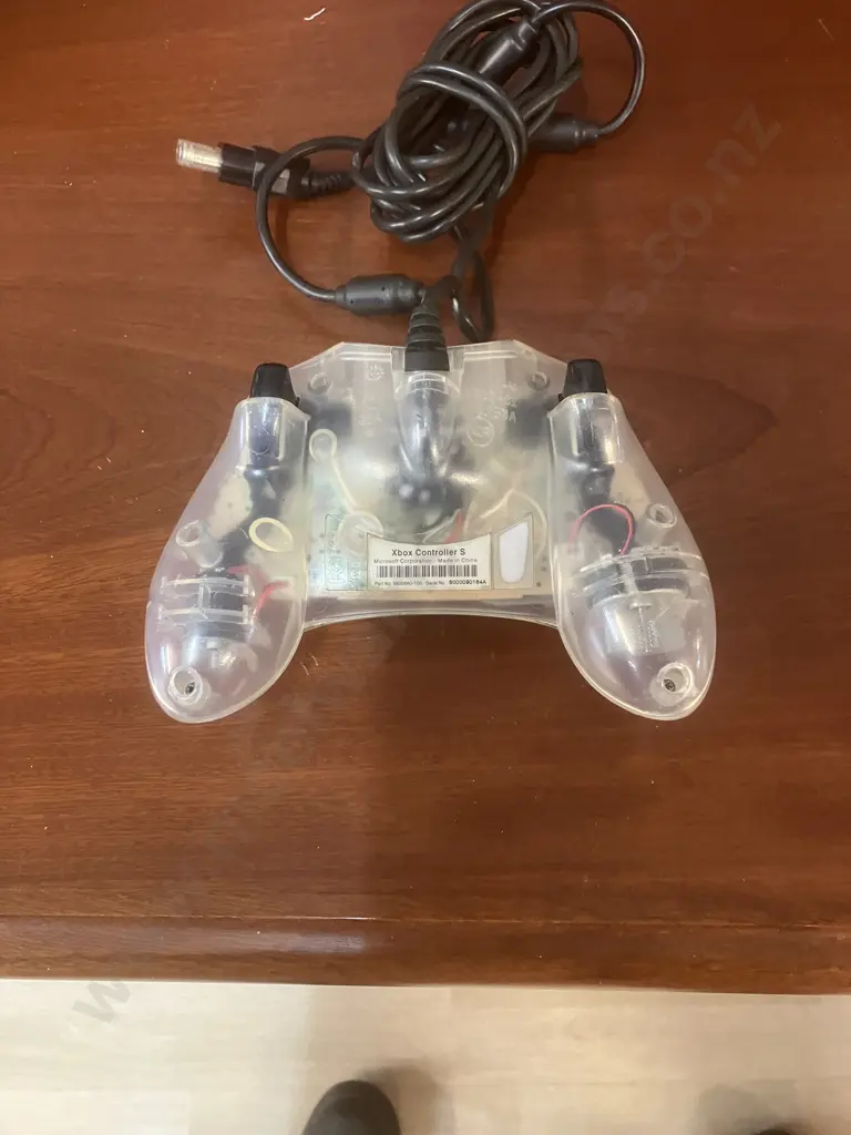 Xbox Console (Crystal Limited Edition) 2004 (Tray Not Functioning) Image 1++