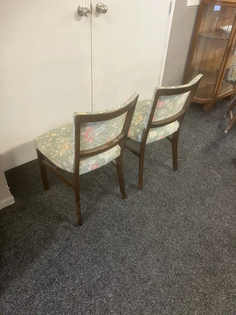 Pair of Oak Side Dining Chairs In Floral Upholstery Image 1++