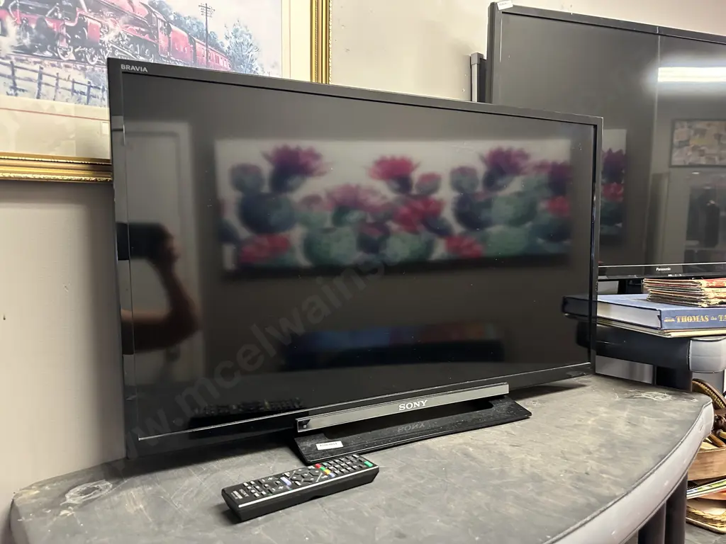 Sony 32" KDL-32R400A R400 LED HDTV With Remote Image 1++