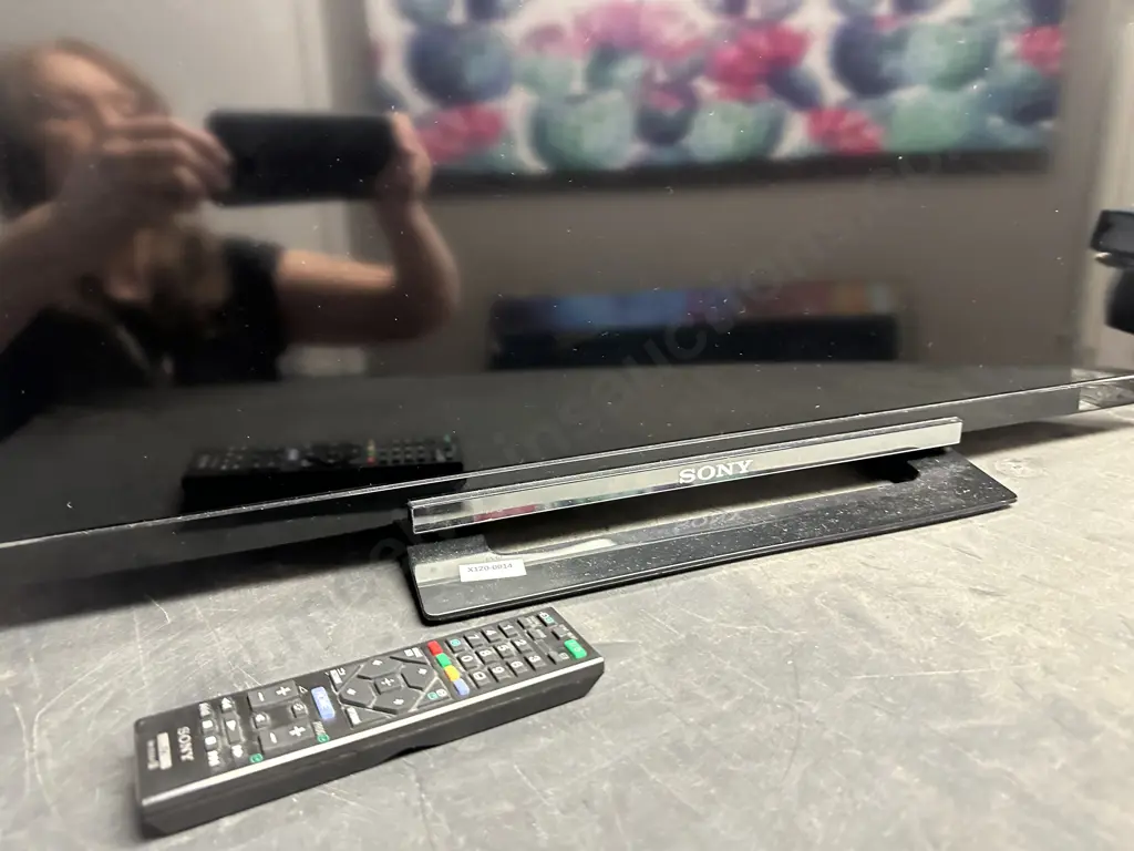 Sony 32" KDL-32R400A R400 LED HDTV With Remote Image 1++