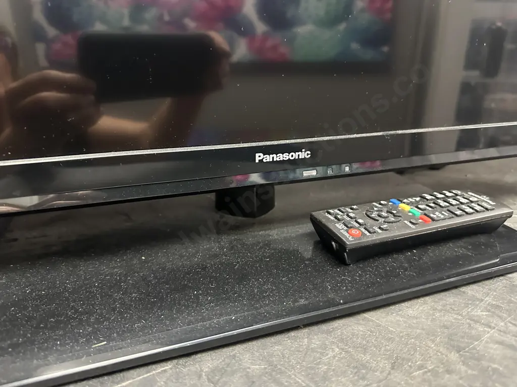 Panasonic 39" VIERA B6 Series Direct LED HDTV With Remote Image 1++