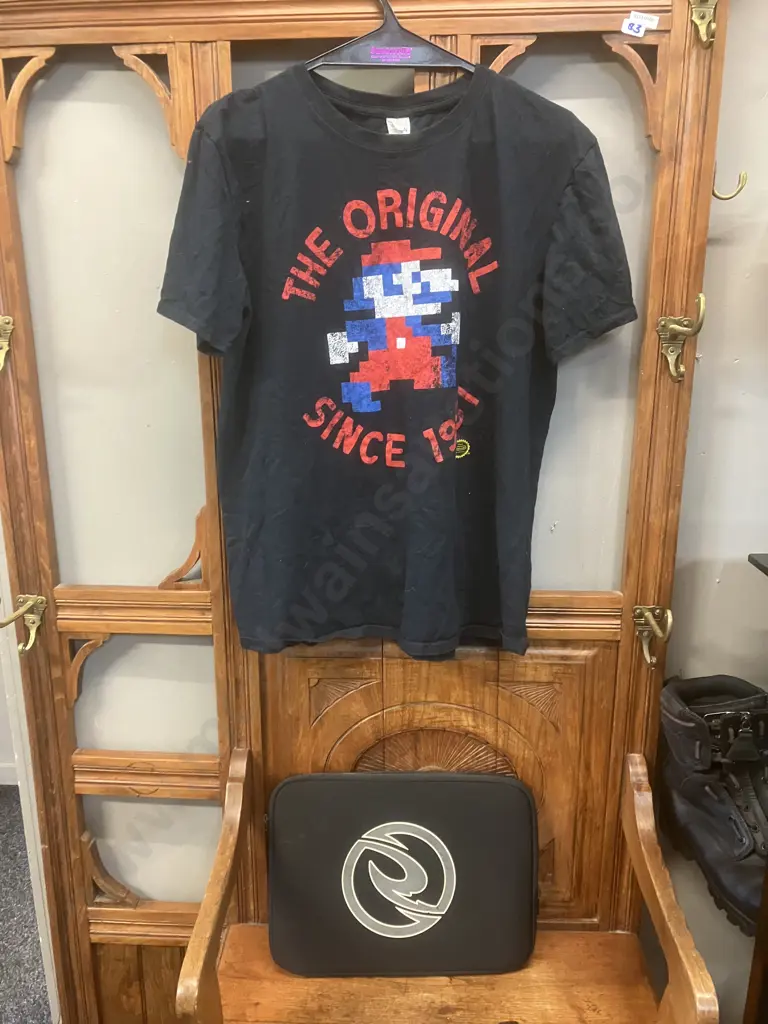 Vintage Rip Curl Laptop Sleeve, Nintendo Mario The Original Since 1981 Size L T-Shirt Image 1++