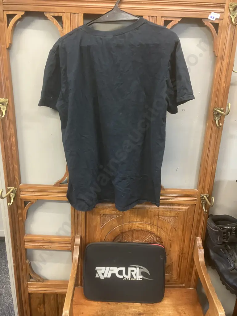 Vintage Rip Curl Laptop Sleeve, Nintendo Mario The Original Since 1981 Size L T-Shirt Image 1++