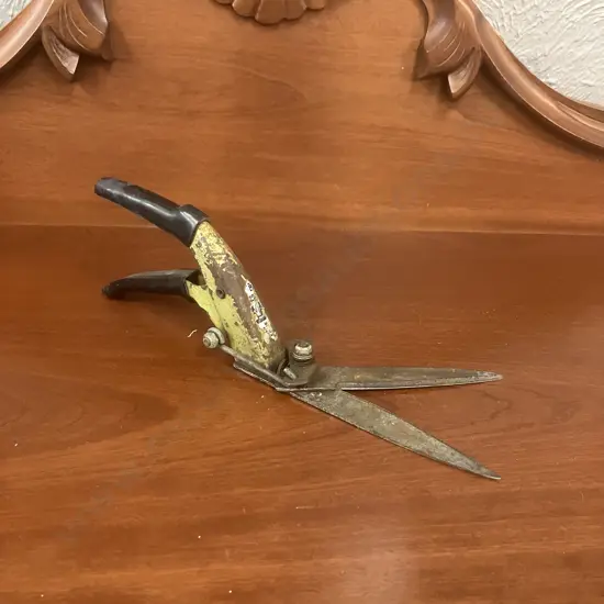 Vintage Mechanical Garden Shears