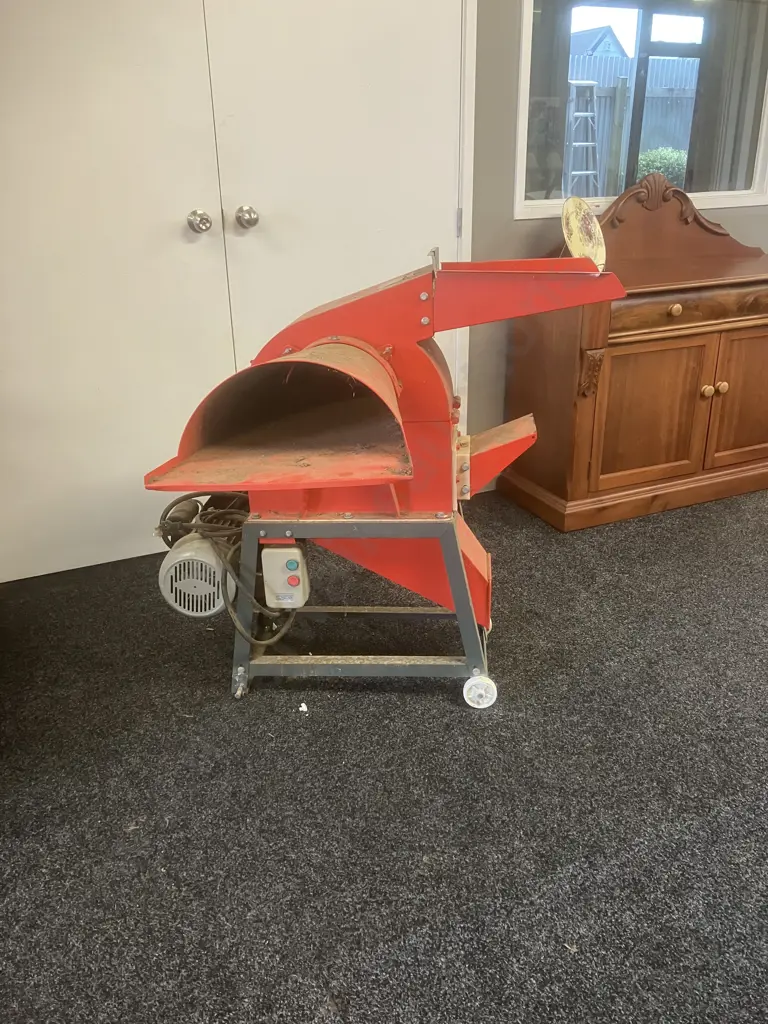 PlatinumPro Model 9FQ40S Chaff Cutter, 3.5HP, 230V Image 1++