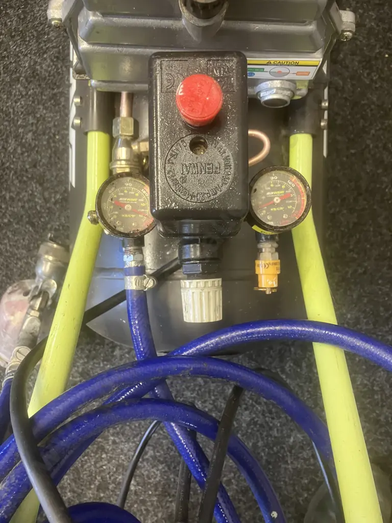 Ryobi Airwave 2.0HP 50L Direct Drive Air Compressor, RA-C2550, 2 Outlets 1500W 115PSI 8Bar, 120 L/Min Image 1++