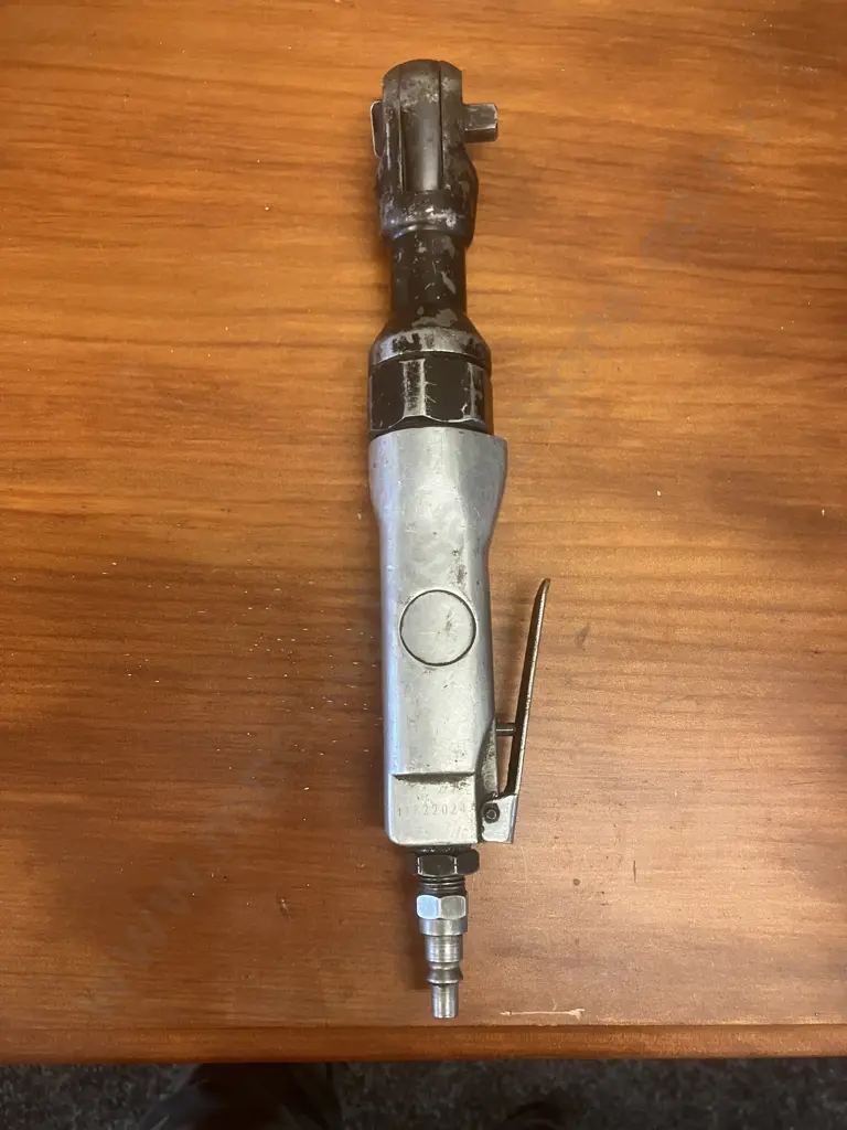 3/8" Air Ratchet Wrench Image 1++