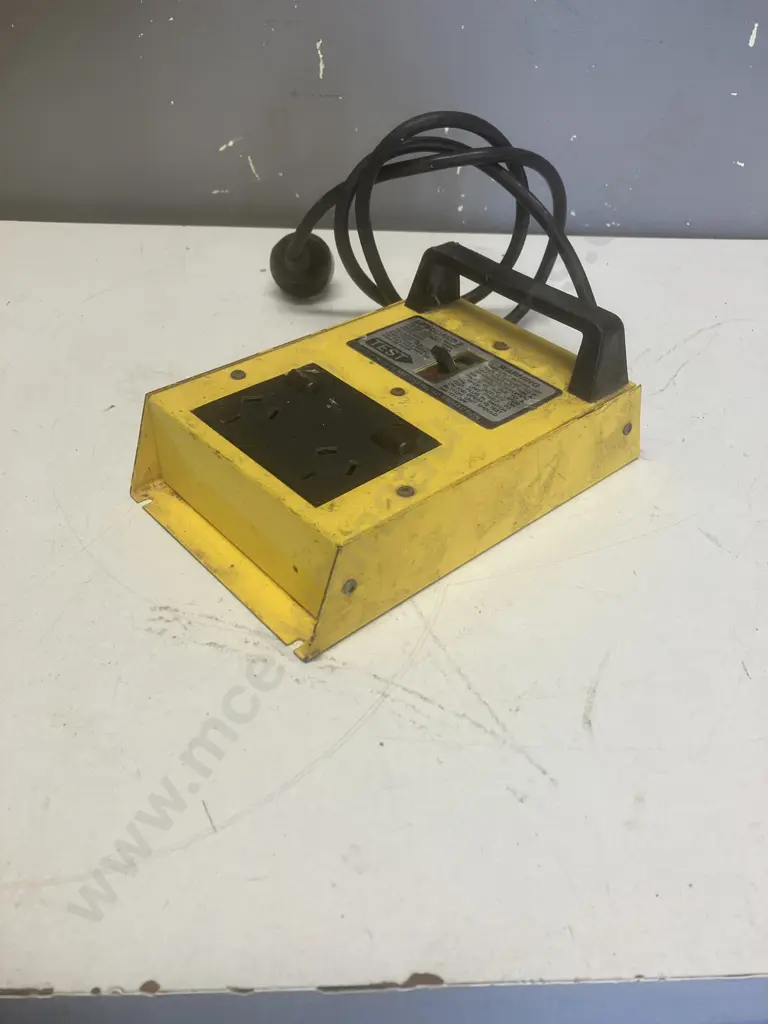 LIFEGUARD 2 RCD Powerblock (2 Outlet 10 Amp) Image 1++