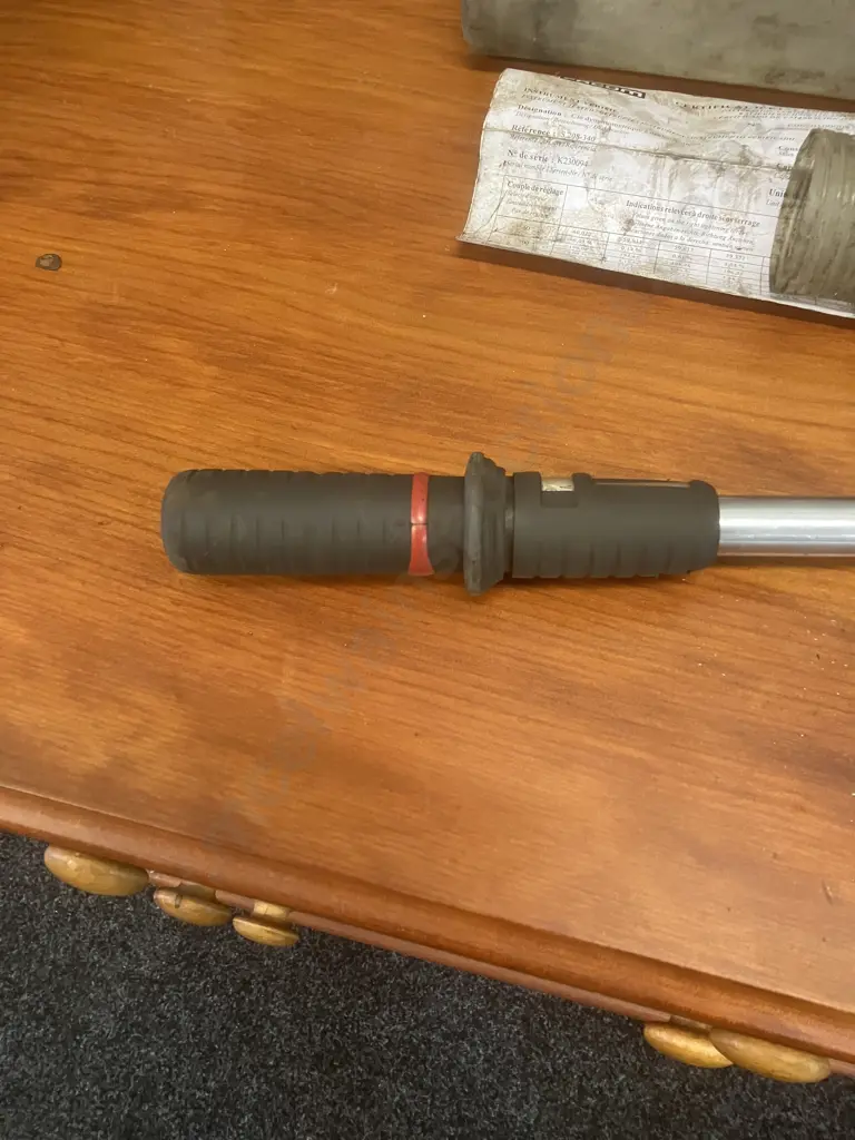 Facom S.208-340 1/2" Square Drive Torque Wrench, 6-340nm, Click Type With Protective Plastic Tube Image 1++