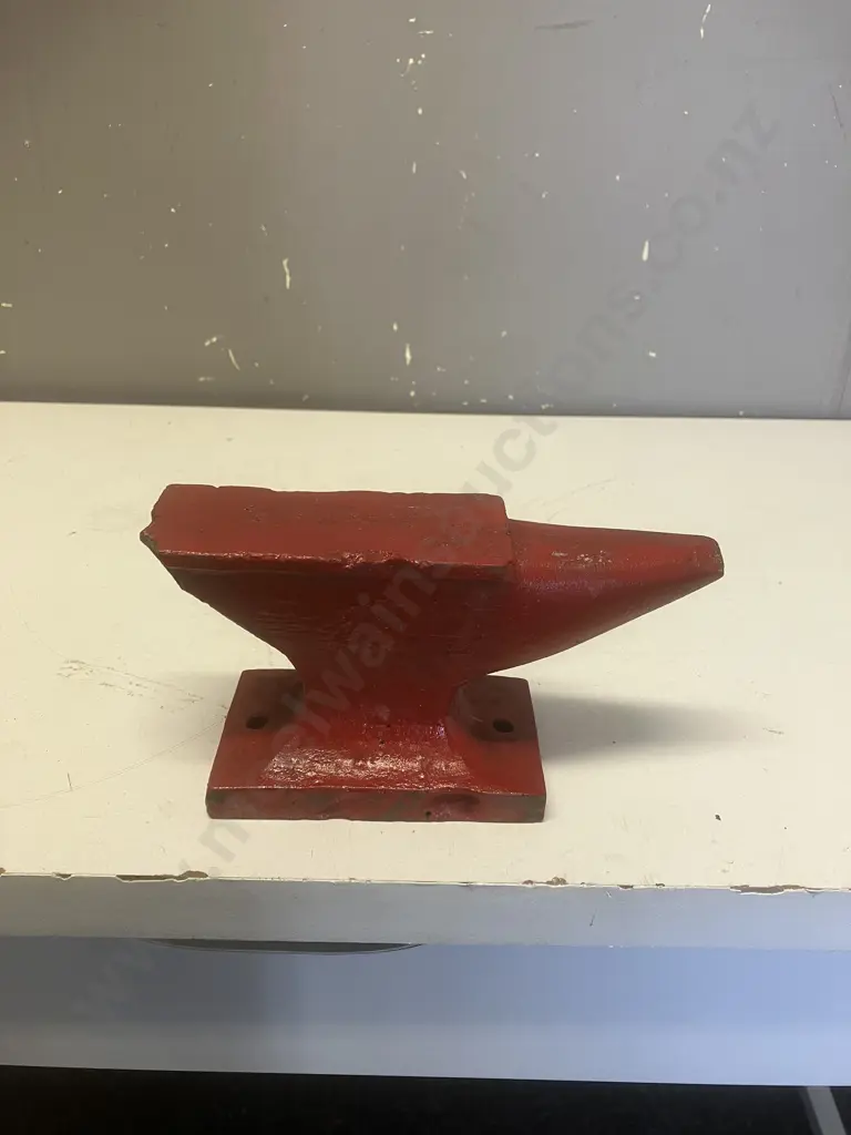 Small Anvil Painted Red. 10.5 x 20.5cm Image 1++