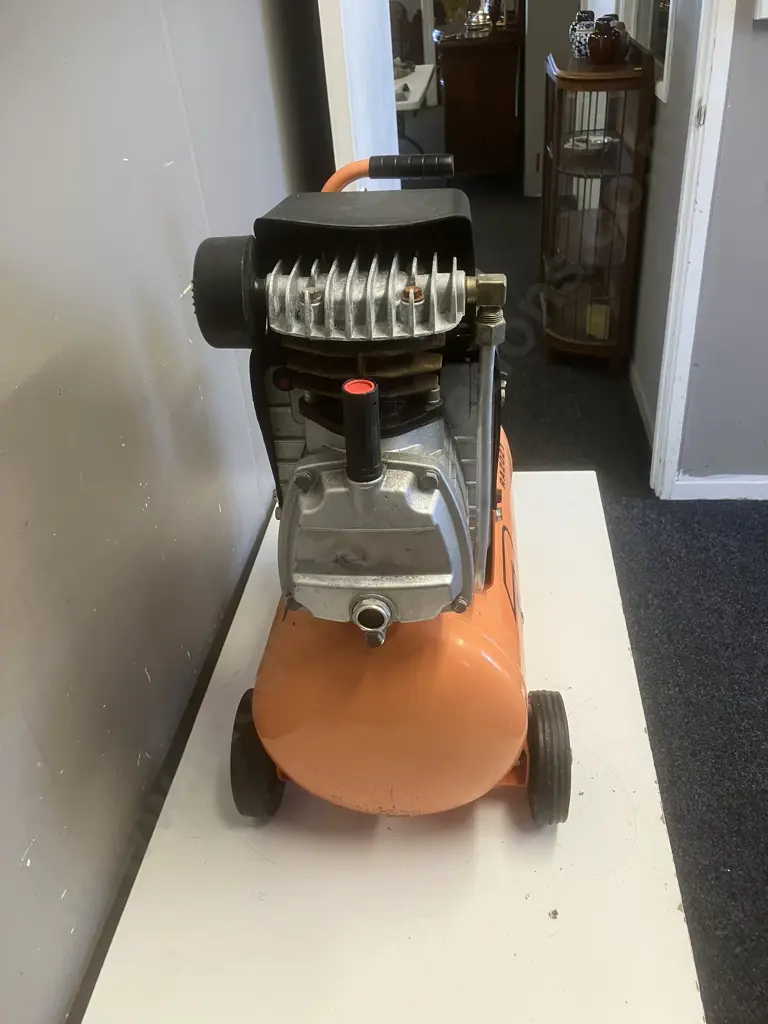 Remington Air RA2021 Air Compressor, 115 PSI, 21 Litre Tank Image 1++