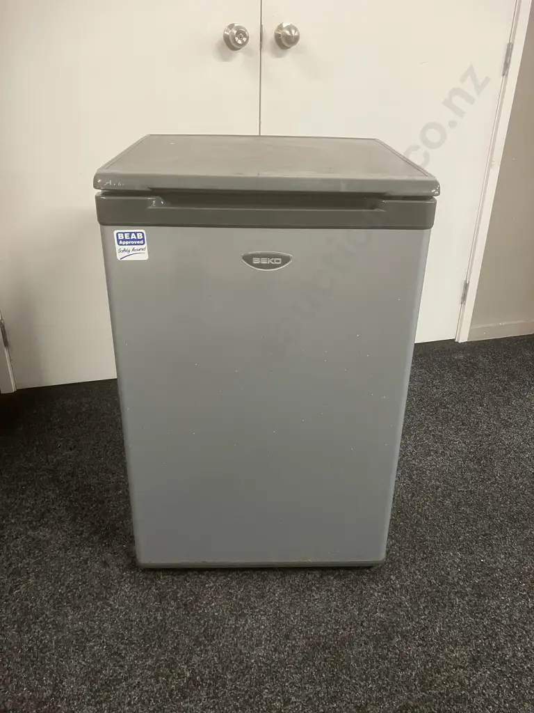 Beko LSA 426 S 144 Litre Fridge Image 1++