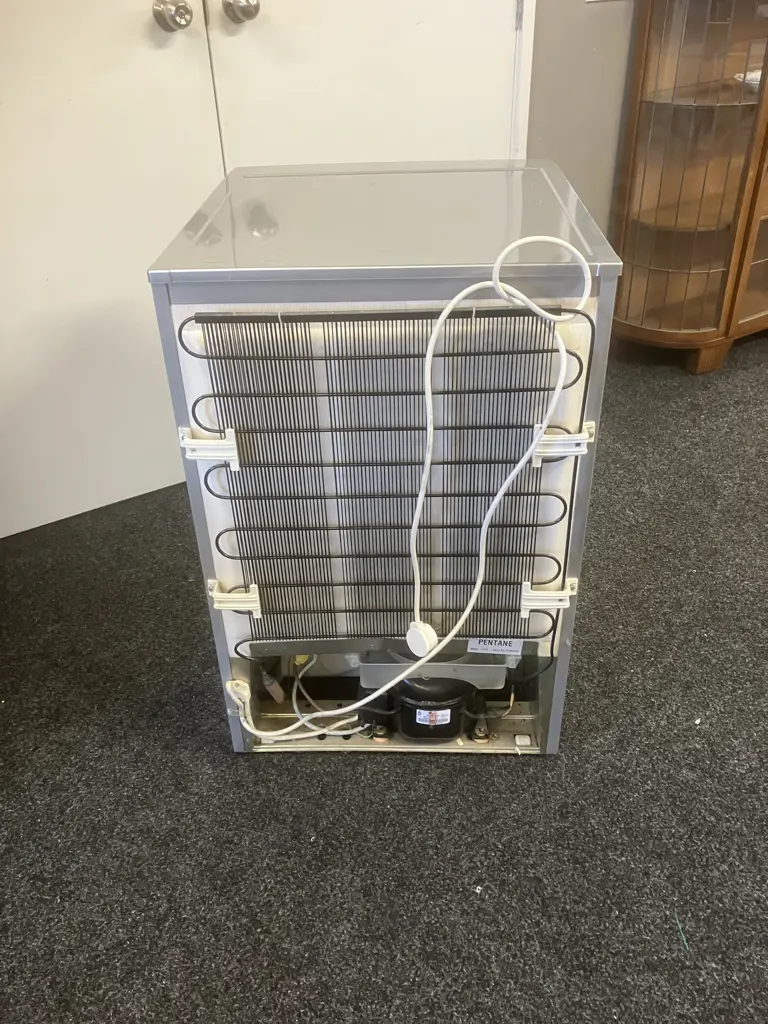 LEC L130G Fridge Image 1++