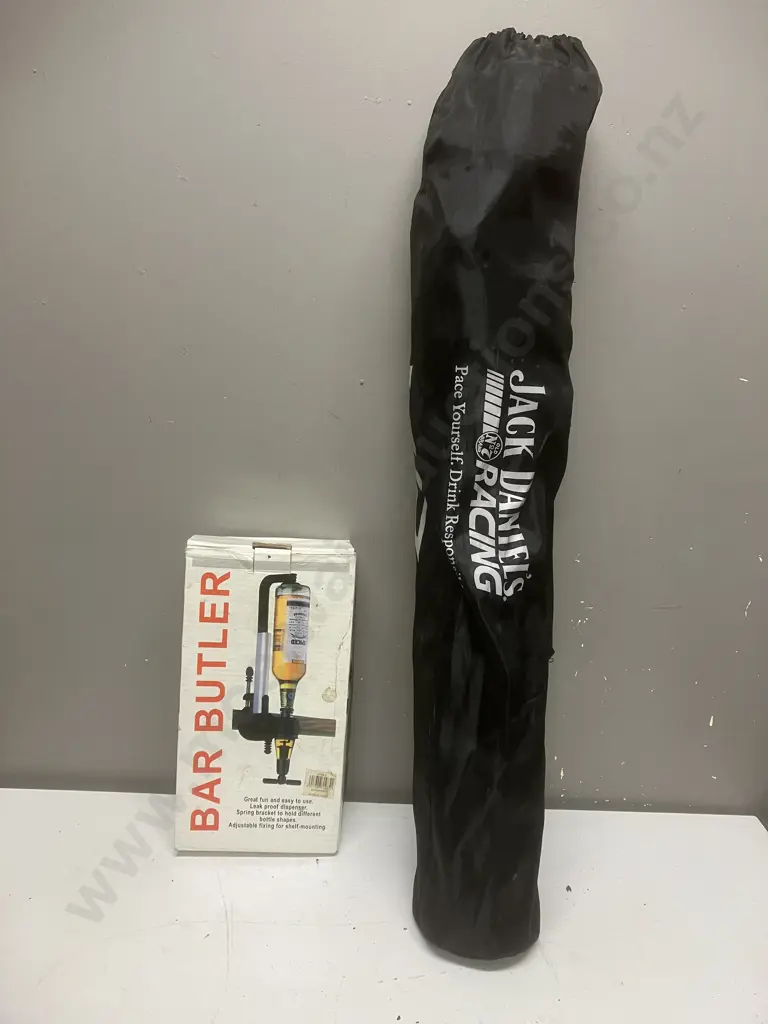 Jack Daniel's Racing Old No7 Brand Outdoor Foldable Camping Chair With Carry Bag & Bar Butler Spirit Dispenser Image 1++