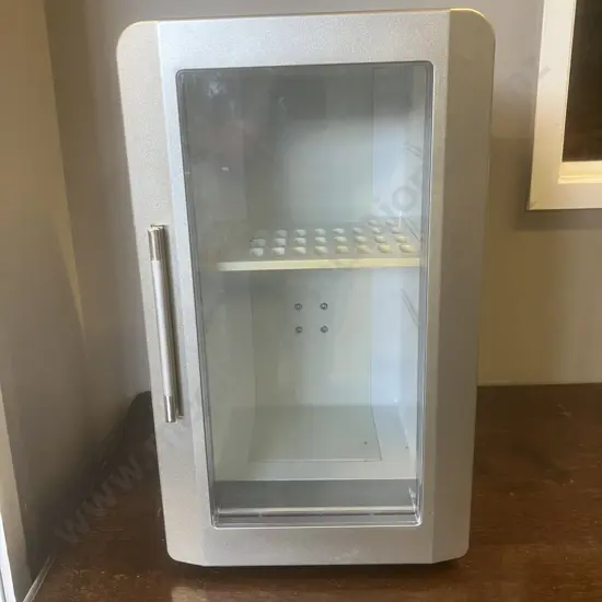 12 Volt Mini Chiller / Warmer MNBX18T