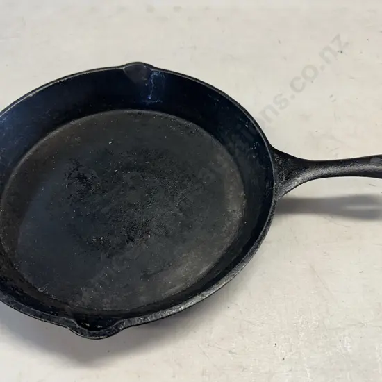 Cast Iron Fryng Pan Dia30cm.