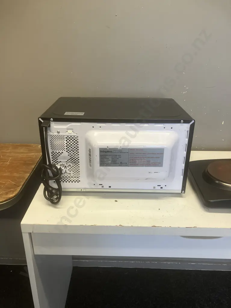 Living & Co 20 Litre 800W Microwave (Black) & Anko JB-2011T Hot Plate Image 1++