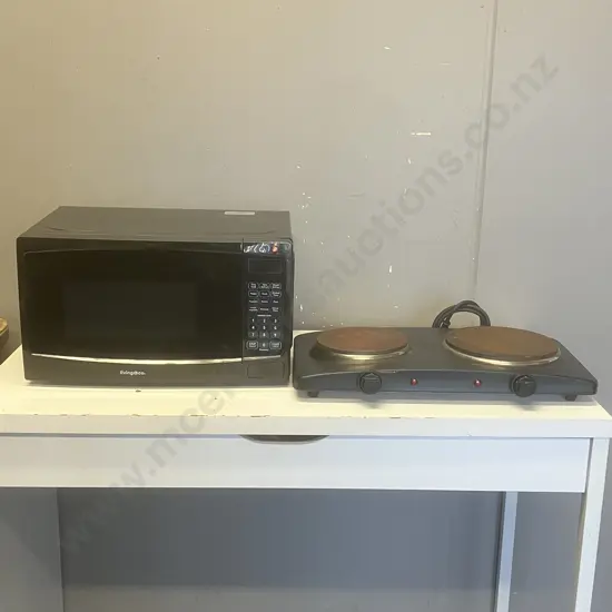 Living & Co 20 Litre 800W Microwave (Black) & Anko JB-2011T Hot Plate