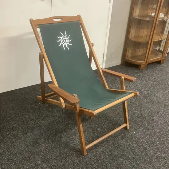 Modern Garden / Beach Deck Chair, Height Adjustable, Green Canvas