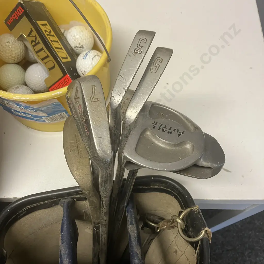 Lot of 3 Vintage Golf Bags, Assorted Clubs & Balls Image 1++