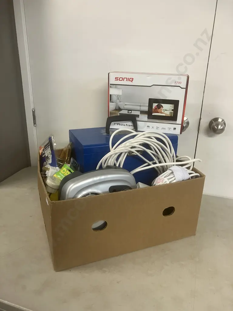 Box lot Digital Photo Frame, Heater Etc Image 1++