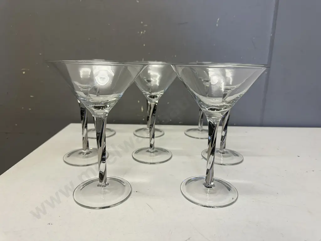 Set Of Eight Martini Glasses With Twisted Stem Image 1++
