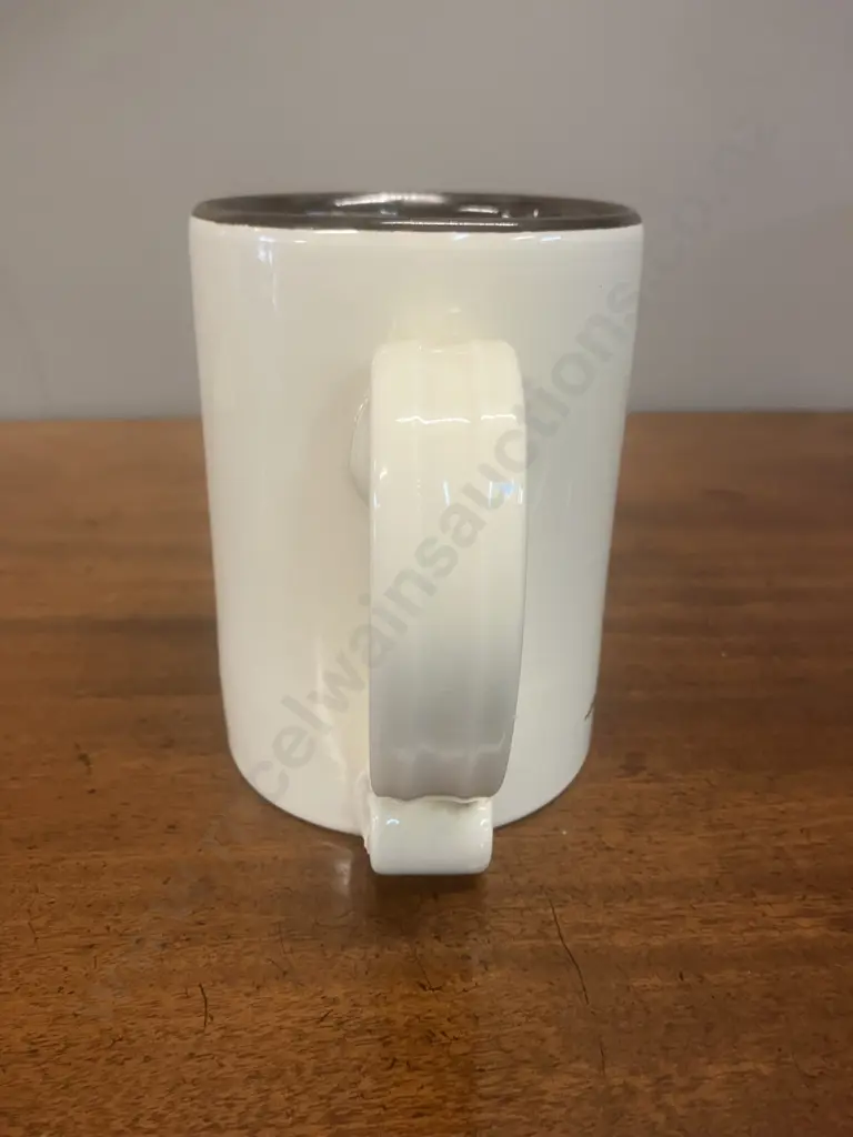 Rare Scarce Collectors Mug Black & White Illustration Of Wal, Cooch & Dog By Murray Ball. 12 x 13cm Image 1++