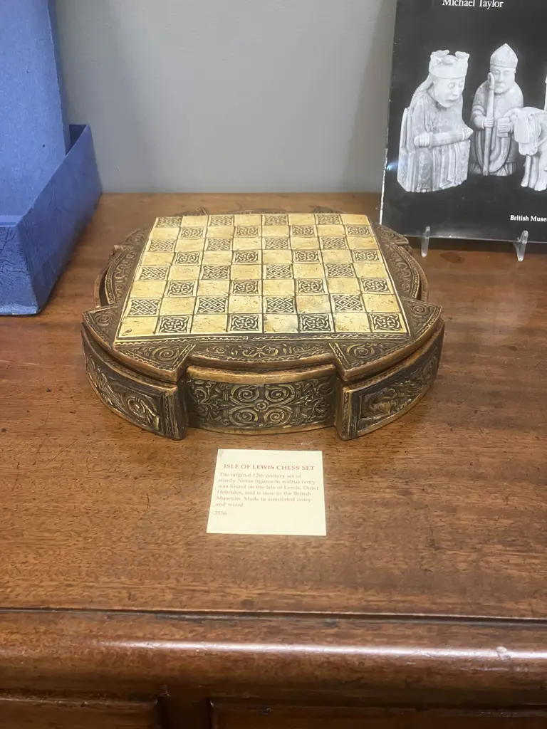 Compact Isle Of Lewis Chess Set - 8" Chess Board, 32 Piece With Storage - Made In England Image 1++