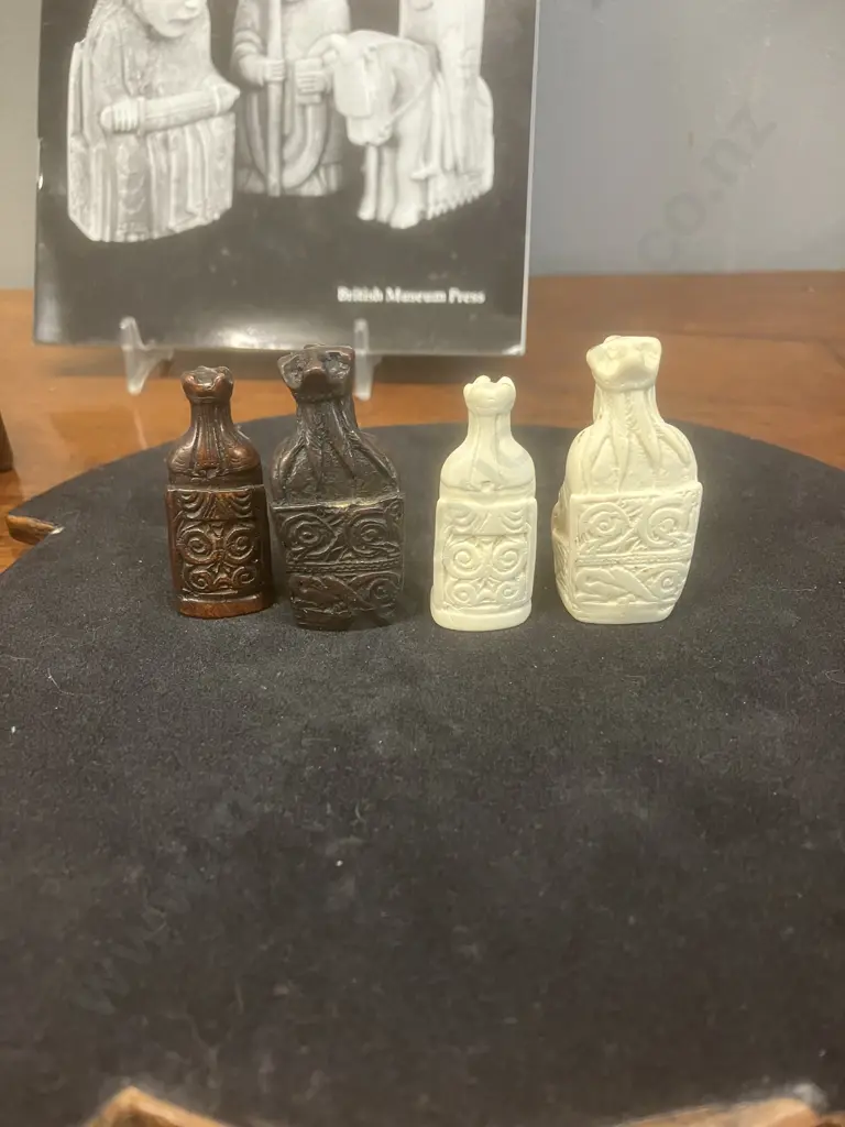 Compact Isle Of Lewis Chess Set - 8" Chess Board, 32 Piece With Storage - Made In England Image 1++