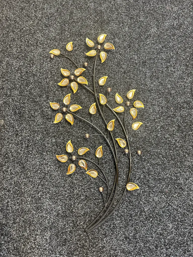 Large Wall Art Facetted Glass With Gold Coloured Leaves H80cm. Image 1++