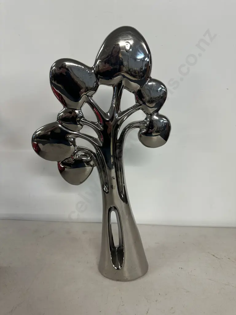 Decorative Tree Sculpture In A Metalic Silver Finish  Image 1++