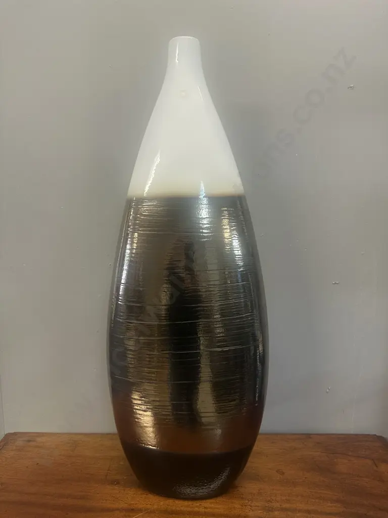Robert Mark Australia & New Zealand Tall Floor Vase H81cm. Image 1++