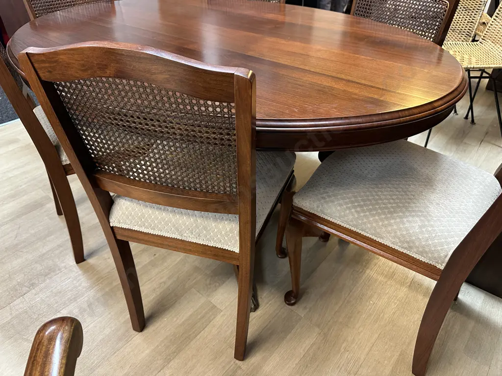 Mahogany Oval Table Single Pedestal With Six Bergere Back Chairs 74x152x110cm. Image 1++