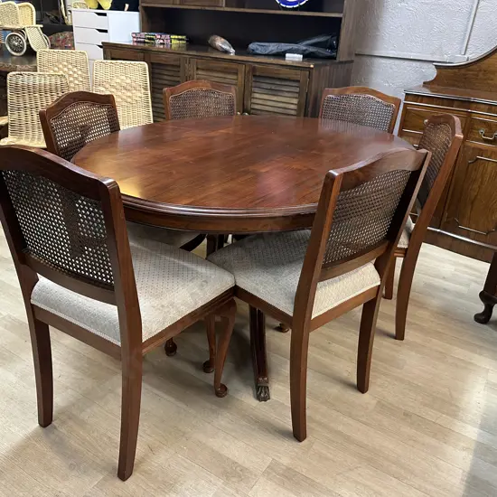 Mahogany Oval Table Single Pedestal With Six Bergere Back Chairs 74x152x110cm.
