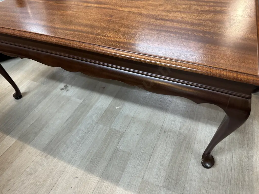 Mahogany Queen Anne Style Coffee Table 42 x 130 x 52cm. Image 1++