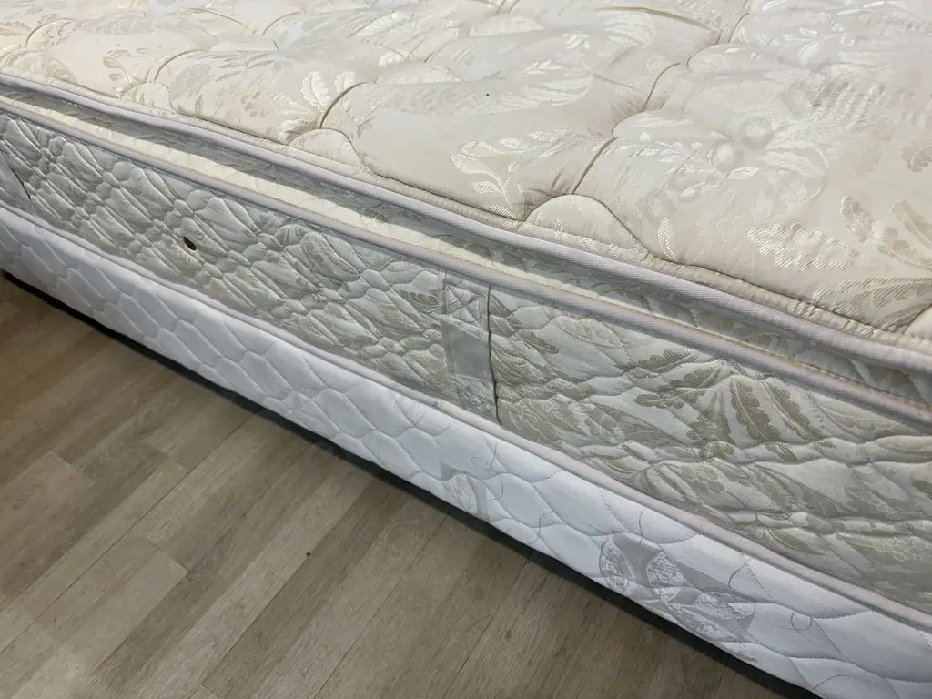 Sealy Posturepedic Supreme Merit Double Bed  Image 1++